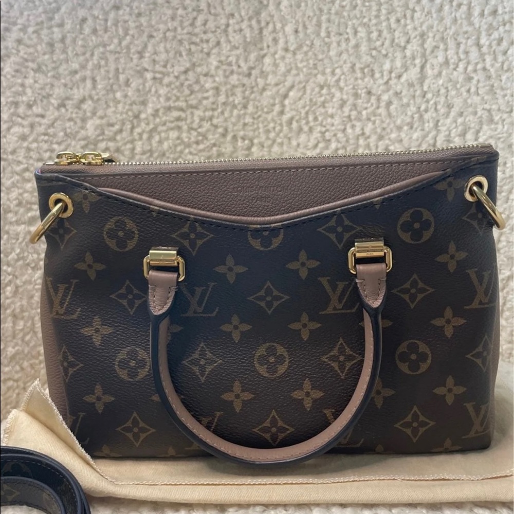 Louis Vuitton Pallas BB